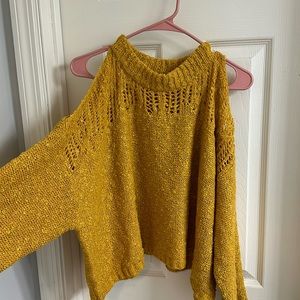 Cold shoulder, Umgee sweater